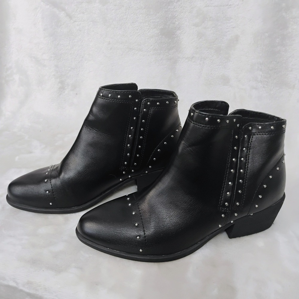 Journee Gypsy Black Studded Ankle Boots Pointed Toe Low Block Heel Size 6.5